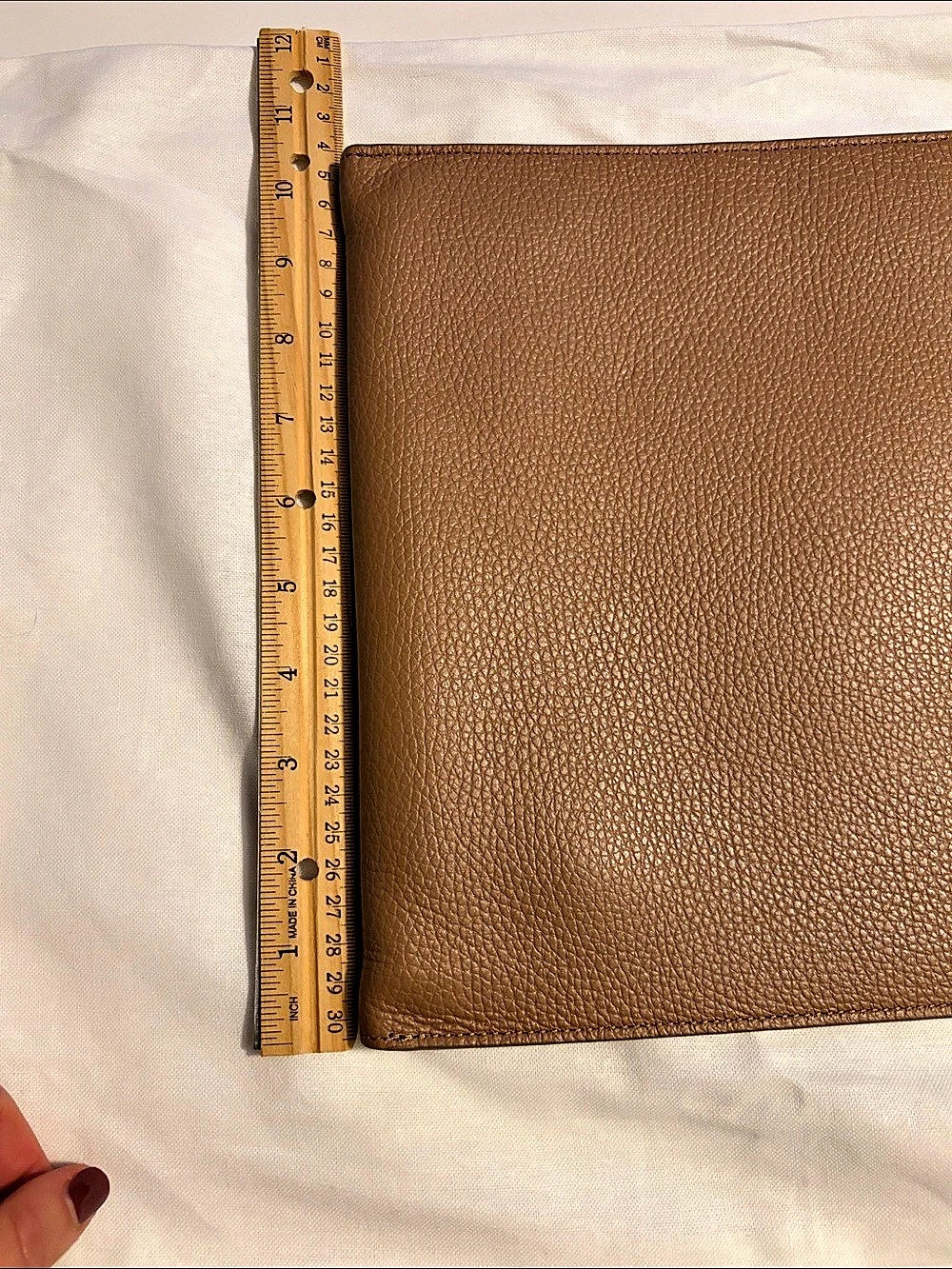 Cuyana System Laptop Sleeve in Brown - Picture 6 of 7